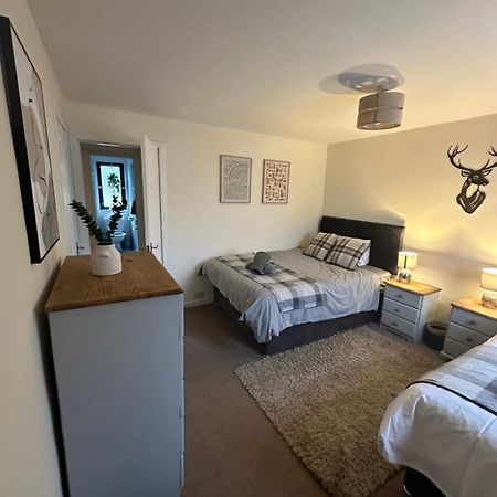 Spacious 3 Bedroom Flat Close To City Center Dalneigh Екстер'єр фото