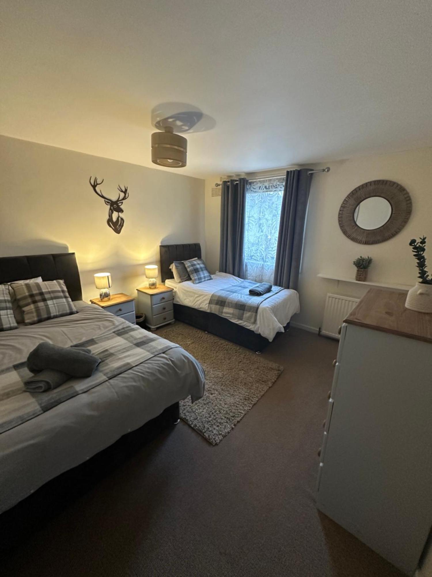 Spacious 3 Bedroom Flat Close To City Center Dalneigh Екстер'єр фото